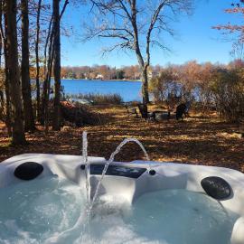 LAKEFRONT CHALET in THE BURCHES BEACH,FIREPIT,PRIVACY