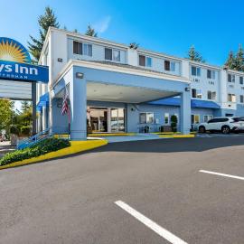 Days Inn by Wyndham Seattle Aurora, hotel in Shoreline
