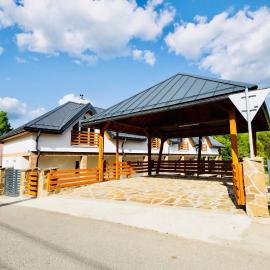 Ubytovanie Poloniny, отель в городе Zboj