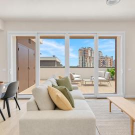 Airy Apartments with Balcony & Garage by NDP rent, hotelli Milanossa