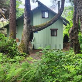 Rocks Cabin, hotel di Copalis Beach
