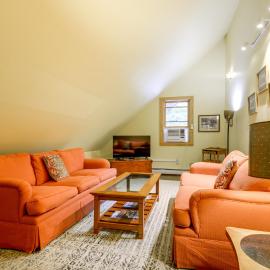 Hiking, Skiing & Fall Color! Wooded Vermont Escape
