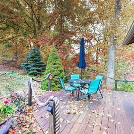 Seneca Lake Log Cabin โรงแรมในDundee