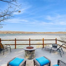 Live Laugh Lake - A, hotel em Rushville