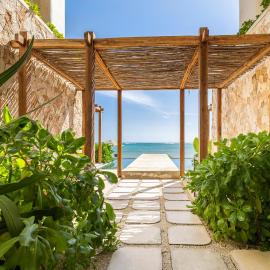 Beachfront Tulum Private Plunge Pool & Cenote, hotel en Tankah