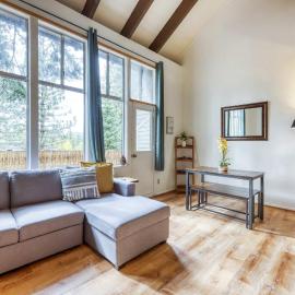 Cozy and Convenient Condo with Fireplace Deck W&D Close to Town Lake Trails