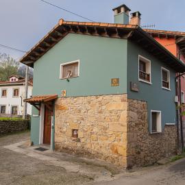 Casa rural La Casina, hotel in Intriago