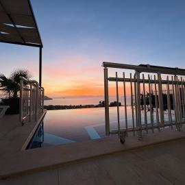 Bodrum eaSon Villa 350m2 Full Sea View with Private Infinity Fenced Pool, hotel in Bodrum City