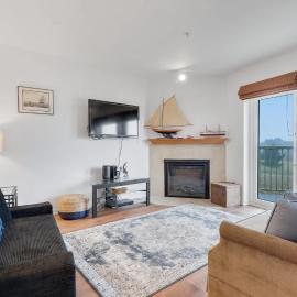 Beachfront Escape - Balcony Views Fireplace Pets OK