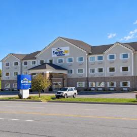 Express inn & suites, hotel u gradu 'Greendale'