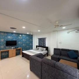 Hotel sangeethainn, מלון בKarīmnagar