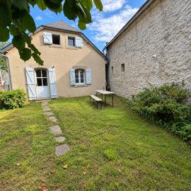 Maison Vergès Jardin privatif près de Lourdes, готель у місті Ossun