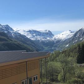 Large apartment with views and parking - Røldal, hotel in Håra