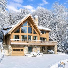 New Luxury Stratton Mountain Chalet, hotel di Stratton Valley