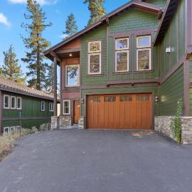 Red Slate Canyon - Modern 2-Story Condo