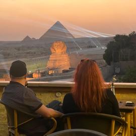 Seven Pyramids View Inn - Rooftop Breakfast
