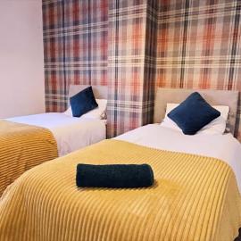 City centre 4 bed 8 guest house