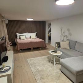 Egen lägenhet i villa, hotel din Ösmo