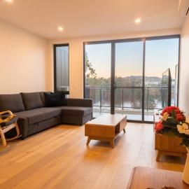 Great 2 bedroom Townhouse with great lake views