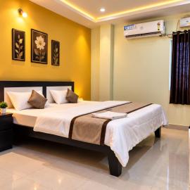 Royal Residency Luxury Room, מלון בBālānagar