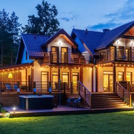 Omulove Zacisze- Dom nad jeziorem, hotel en Wikno
