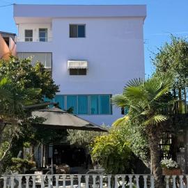 Vila 125 Apartments & Restaurant