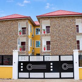Peaceville Luxury Apartments, hotel din Koforidua