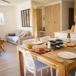 Les Moinoulis Maison neuve climatisée 1 min Arbois