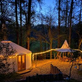 Glamping Nad Meandry jurta v soukromí farmy