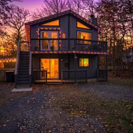 Poconos Chalet, Game Room, Hot Tub & Firepit