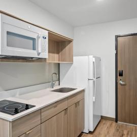 WoodSpring Suites Palm Springs - West Palm Beach, hotel u gradu Palm Springs