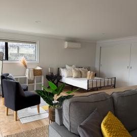 Modern Self-Contained Studio near New Plymouth CBD