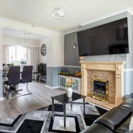 2-Bed Walsall House Free parking work and families, viešbutis mieste Bloxwich