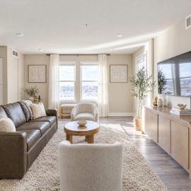 Sparks Marina 2BR - Waterfront Views & Rooftop Patio, hotel Sparksban