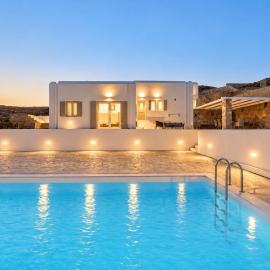 White House Kythnos - Seaside Private Pool Retreat