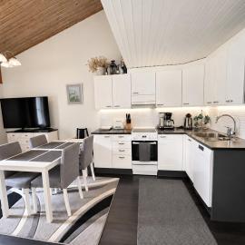 Pronssi Villa, Vuokatin ytimessä sisältyy Ilmainen pysäköinti, Sauna, etu terassi ja piha alue, Wi-Fi, SmartTV, khách sạn ở Vuokatti