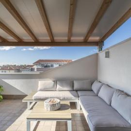 Casa Olivetti - accogliente trilocale con terrazzo, ξενοδοχείο σε Gazzo