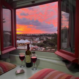 Viesnīca A medieval windmill tower 2bedrooms in the heart of old town with magnificent panoramic seaview and cityview pilsētā Rodas pilsēta