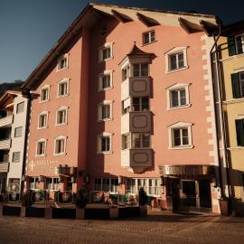 Cityhotel Goldener Adler B&B，丘薩的飯店
