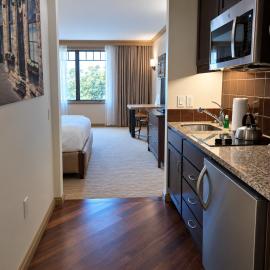 Suncadia Lodge Studio with Pool and Hot Tub