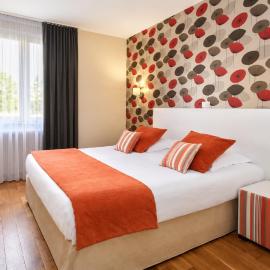 Logis Hôtel du Centre - Halte idéale en cyclotourisme avec garage à vélos clos, hotel v destinácii Molsheim