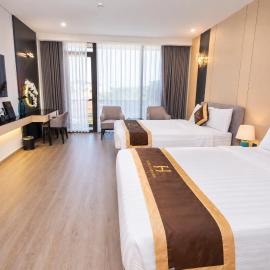 H Hotel & Apartments
