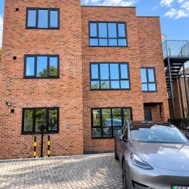 Sevenoaks Modern 2BR Flat with Private Parking Sevenoaks