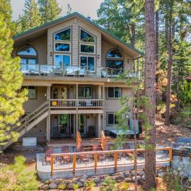 Donner Lake mountain-view delight - multi-level deck & private hot tub views