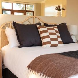 Highgrove Studio - in the Vineyards, hotel en Eurunderee