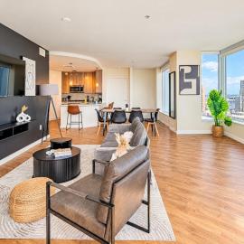 Modern HighRise Sanctuary, Gym, Pool, Prking, W-D, Golf