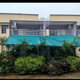 Organic stay in Heaven's Nest، فندق في Hātgarh