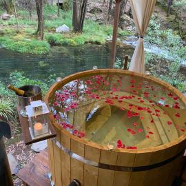Wild Glamping Portugal com jacuzzi privado Serra de Arga Montaria Viana do Castelo