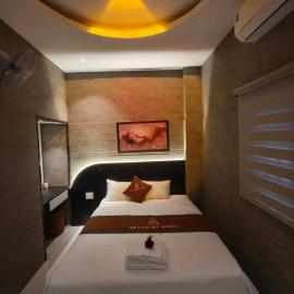 NP Luxury Motel