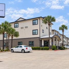 OYO Townhouse Beaumont Medical Center Area I-10
